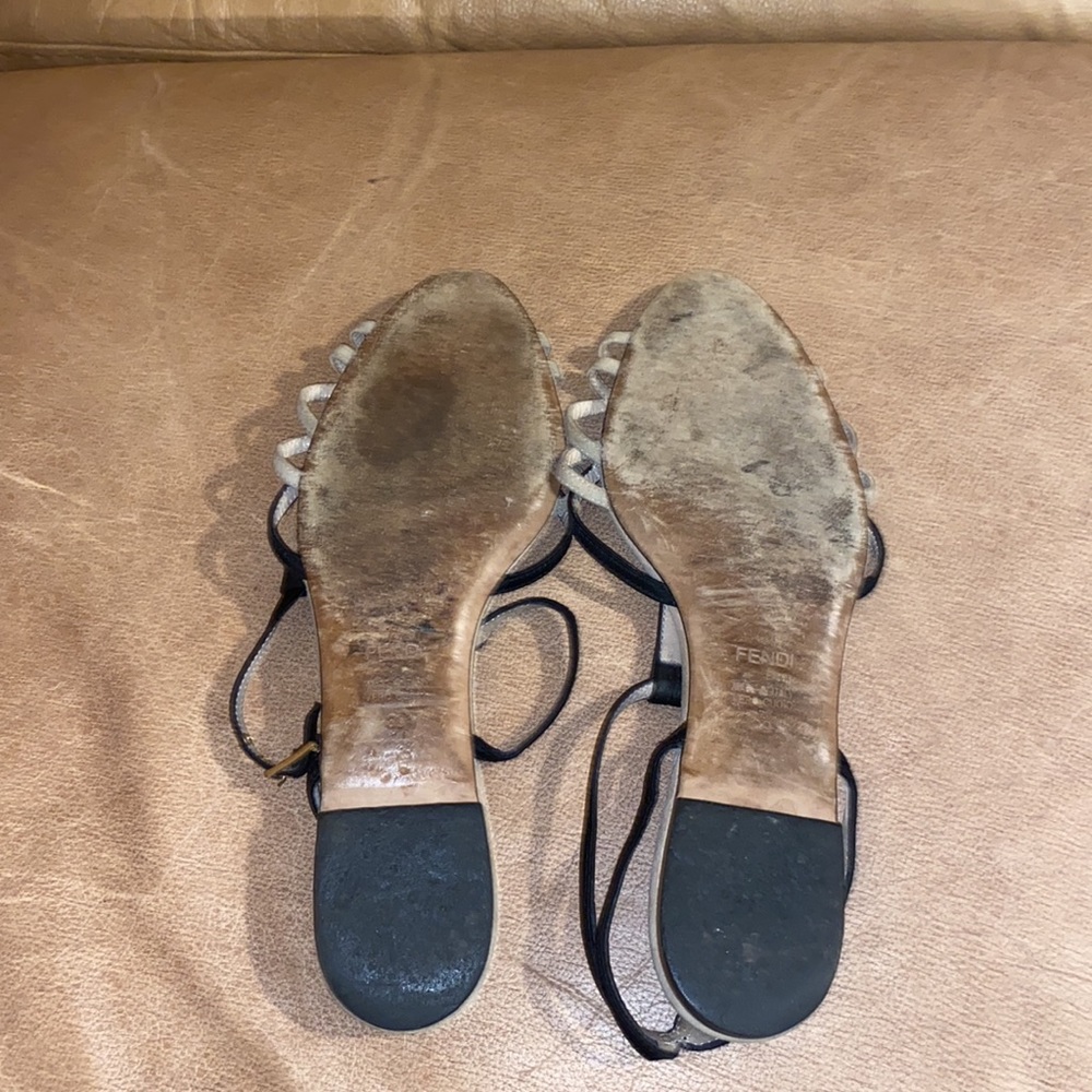 Fendi Flats - Picture 4 of 5